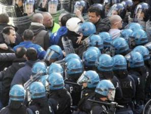 Legia-Lazio 0-2 ma scontri con la polizia a Varsavia